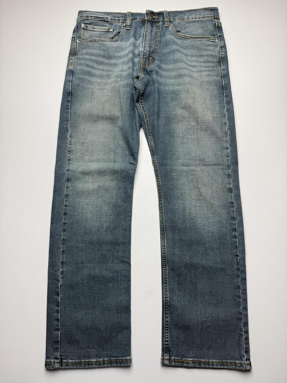 Signature Levi Strauss Jeans Mens 34x32 Blue Med Wash Denim Regular Straight